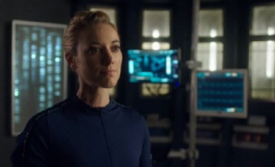 Dark Matter S1x01 The Android is ordered to cooperate by Two