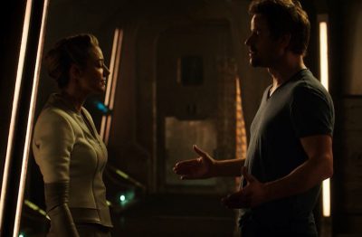 Dark Matter S3x04 Android teaches Three some French