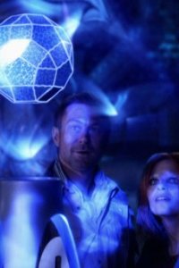 Defiance S1x01 - Nolan and Irisa find the energy sphere