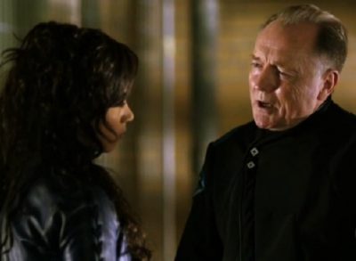 Killjoys S1x02 Hills gives Dutch a warrant to find his daughter