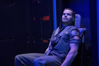 The Expanse S1x04 Amos and the others strap in for safety
