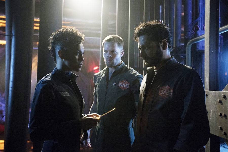 The Expanse S1x09 The crew tries to escape Eros