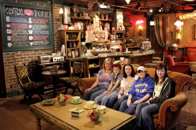 DCE LA 2011 - Team Molly at Central Perk