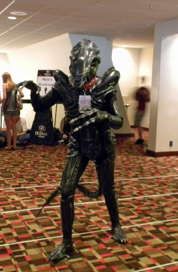 Alien cosplayer