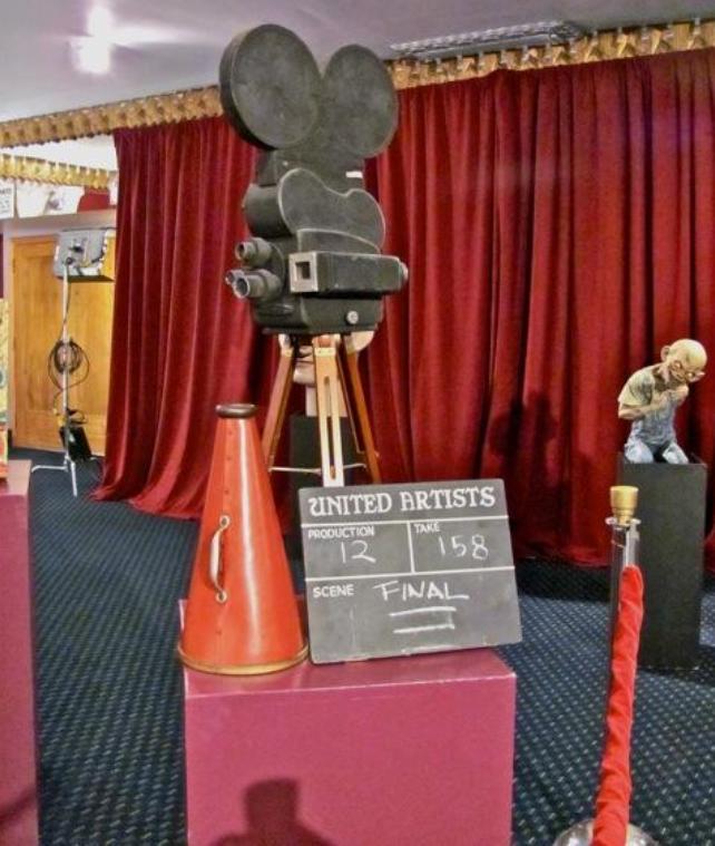 Hollywood Auction 43 - Hollywood Treasure items