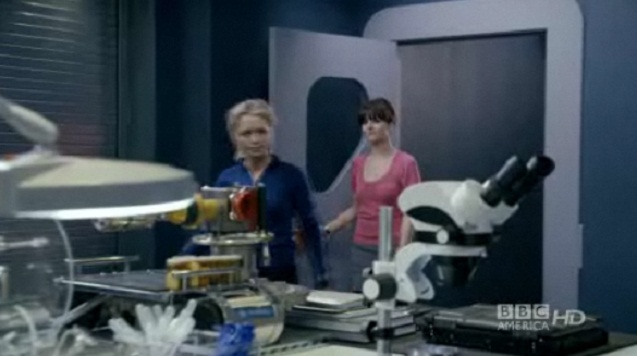 Primeval S4x02 - In the lab at A.R.C.