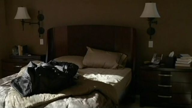 The Event S01x16 Thomas' Bedroom