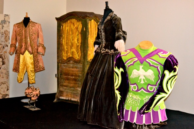 Profiles in History Debbie Reynolds - costumes-8