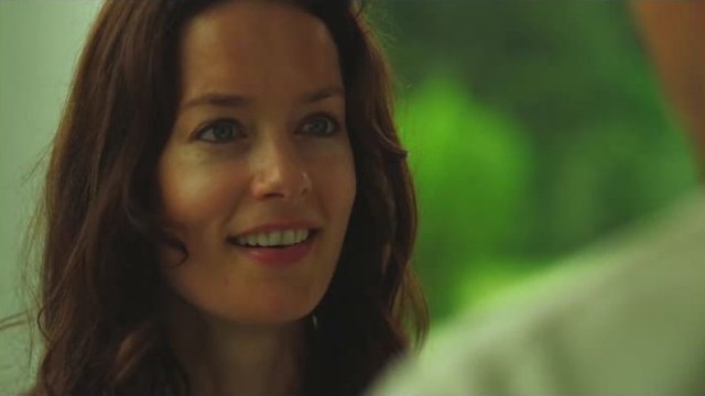 Mysterious Island - Gorgeous smile on Jules portrayed by Gina Holden