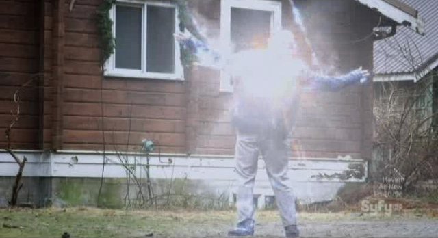 12 Disasters of Christmas - Don't play with the XMAS lights!