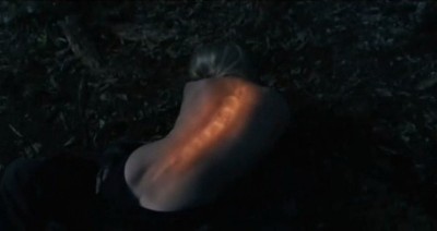 Falling Skies S3x01 - Karen's transformed spine glows during sex