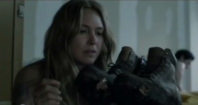 Falling Skies S3x01 - Maggie finds Hals boots covered in mud