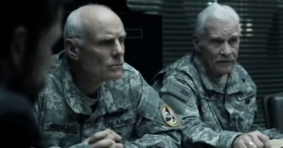 Falling Skies S3x01 - Matt Frewer and Dale Dye return to fight along side Tom Mason