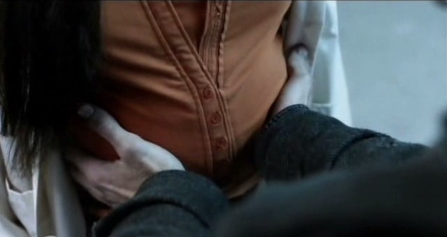 Falling Skies S3x01 - Tom caresses Annes pregnant belly