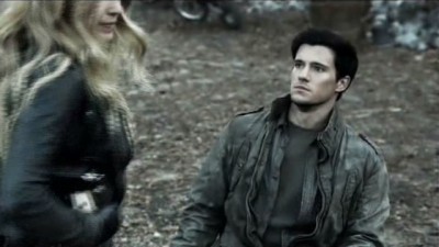 Falling Skies S3x02 - Maggie with wheelchair bound Hal