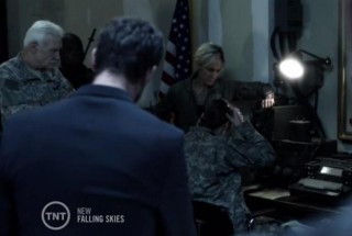 Falling Skies S3X04 Short wave contact