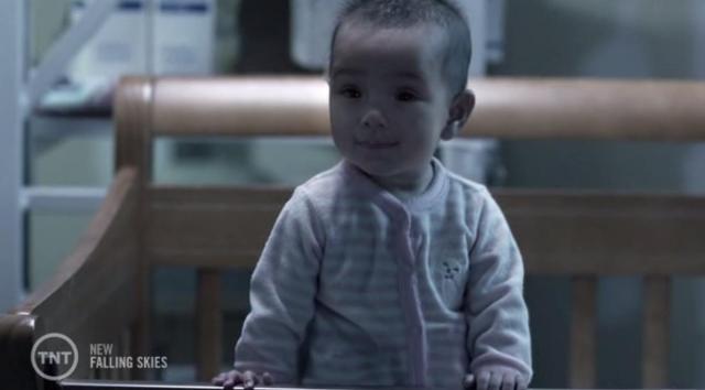 Falling Skies S3X03 Baby being creepy