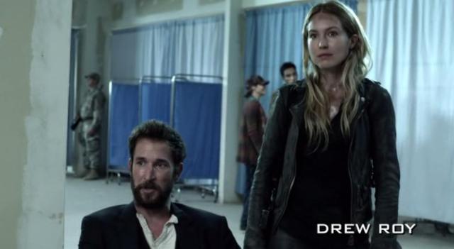 FallingSkies S3X03 Tom watches Hal recover