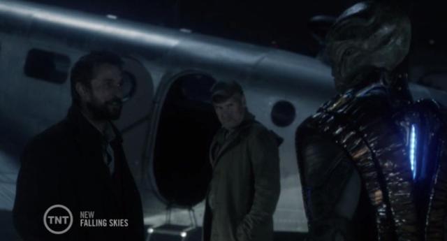 Falling Skies S3X04 Volm is worried about plane