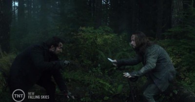 Falling Skies S3x05 Tom and Pope fight