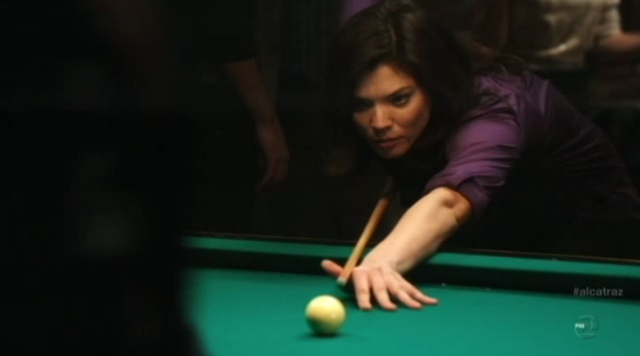 Alcatraz - S1E11- Webb Porter - Nikki Playing Pool