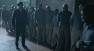 Alcatraz S1x08 - E B Tillers gaurds on duty