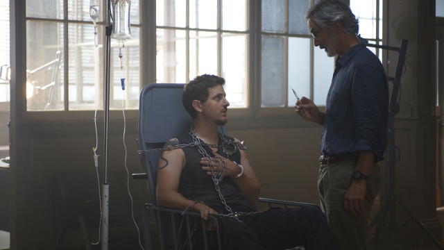Alphas S2x12 - Doctor Rosen goes to work to get answers