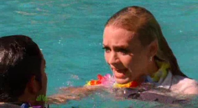 Chuck S5x04 - Sarah gets wet to save Chuck