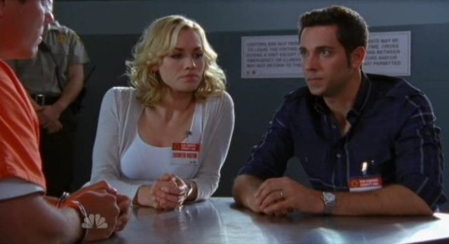 Chuck S5x05 - Sarah and Chuck tell Casey about their plans