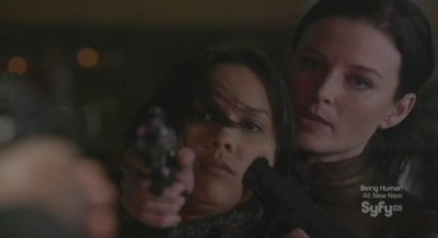 Continuum S1x02 - Kiera captures Sonya