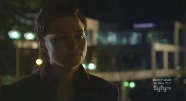 Continuum S1x02 - Kiera heads home after a frustrating day trapped in 2012