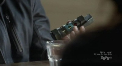 Continuum S1x03 - Kellog has brought a hand grenade as leverage