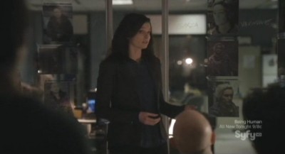 Continuum S1x03 - Kiera briefs the VPD anti-terrorist members