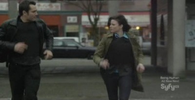 Continuum S1x04 - Kiera and Carlos rush to the temple