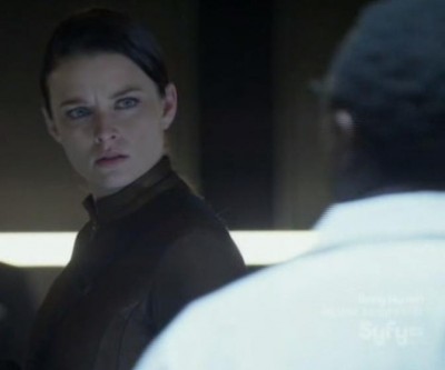 Continuum S1x08 Kiera questioning look