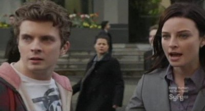 Continuum S1x10 - Alec and Kiera spot Kagame entering another building