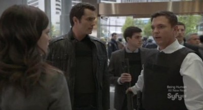 Continuum S1x10 - Carlos and Agent Gardiner confront Kiera