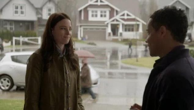 Continuum S2X04Kiera and garage sale guy