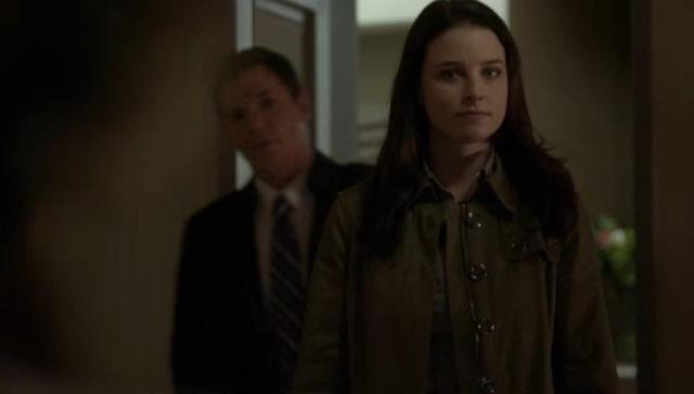 Continuum S2X04Kiera arrives with Gardiner