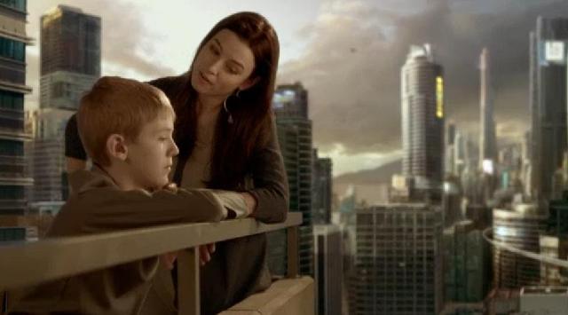 Continuum S2x05 - Kiera with son on balcony