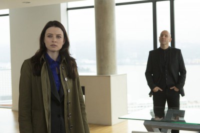 Continuum - S2x06 - Kiera knows the case from 2077