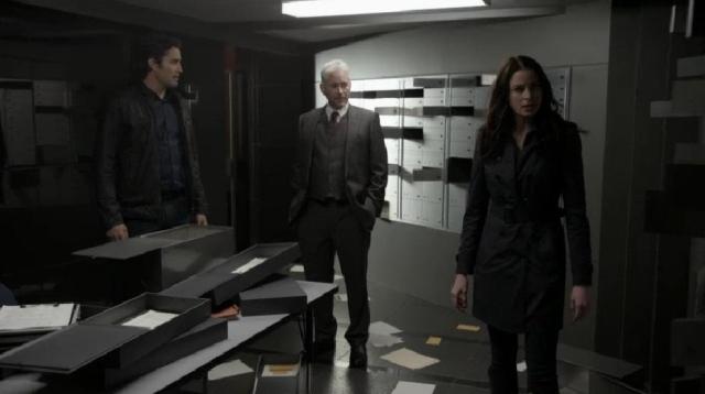 ContinuumS03X03 Kiera and Carlos investigate the vault