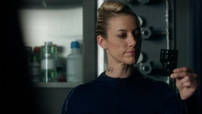 Dark Matter S01x05 The Android identifies an object