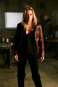 Dark Matter S2x05 Zoie Palmer kicks ass