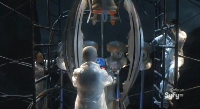 Defiance S1x01 - Doc Yewll readies the energy sphere for detonation