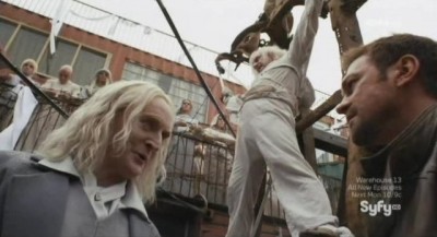 Defiance S1x02 - Datak and Nolan exchanges words