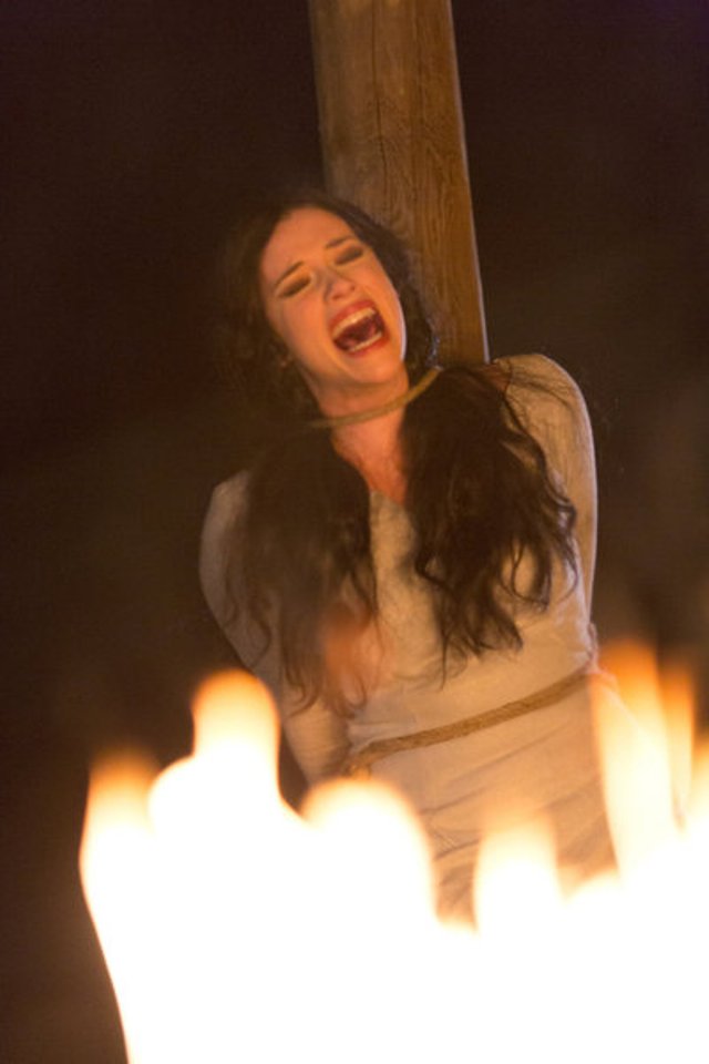 Dracula S1x01 - Burned at the stake Pictured: Jessica De Gouw as Mina Murray -- (Photo by: Jonathon Hession/NBC)