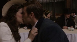 Dracula-S1x2-Harker & Mina Kiss