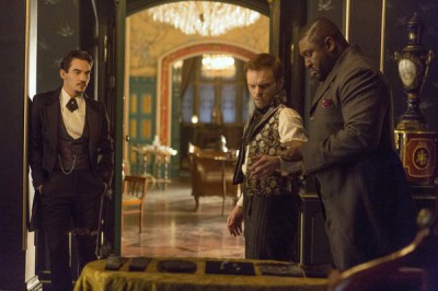 Dracula S1x04 - Jonathan Rhys Meyers as Alexander Grayson, Alec Newman as Josef Cervenka, Nonso Anozie as R.M. Renfield