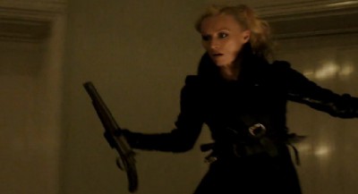 Dracula-S1x10-Jayne on the hunt